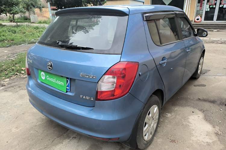 Used Skoda Fabia 2014 1.4L Manual Crystal Edition Rear Right 45 Deg