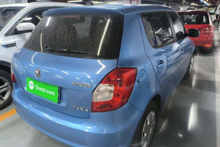 Used Skoda Fabia 2014 1.4L Manual Crystal Edition Rear Right 45 Deg