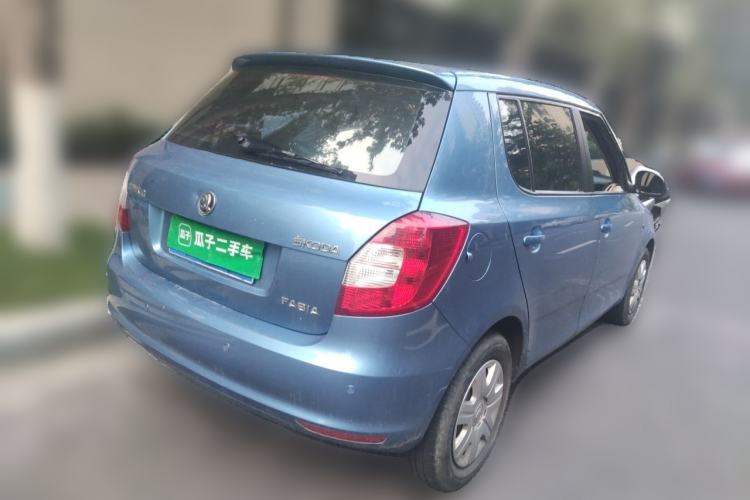 Used Skoda Fabia 2014 1.4L Automatic Crystal Edition Rear Right 45 Deg