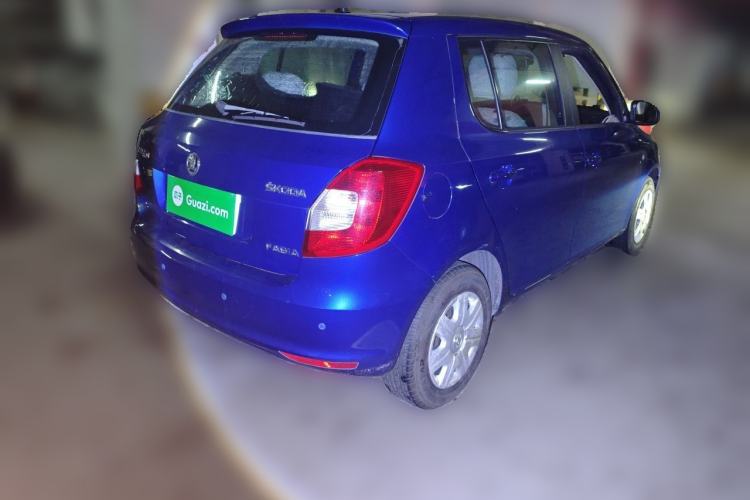 Used Skoda Fabia 2014 1.4L Automatic Crystal Edition Rear Right 45 Deg