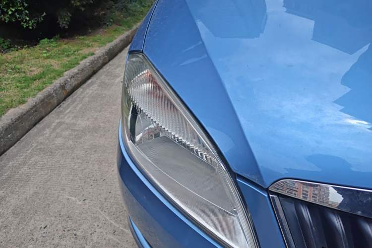 Used Skoda Fabia 2014 1.4L Automatic Crystal Edition Right Front Headlight