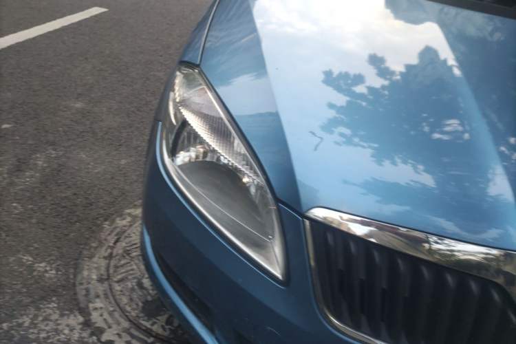 Used Skoda Fabia 2014 1.4L Automatic Crystal Edition Right Front Headlight