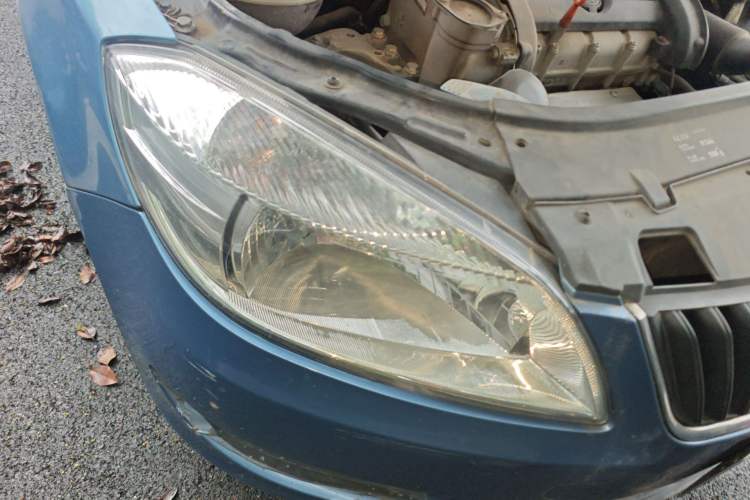 Used Skoda Fabia 2014 1.4L Manual Crystal Edition Right Front Headlight
