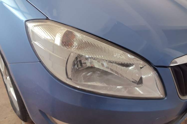 Used Skoda Fabia 2014 1.4L Manual Jingling Edition Right Front Headlight