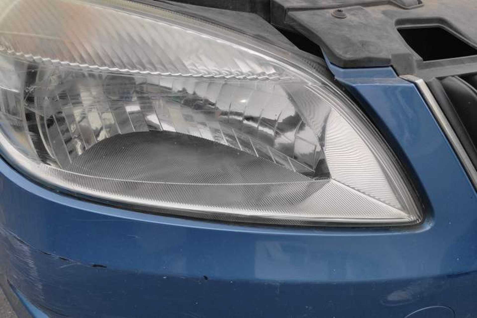 Used Skoda Fabia 2014 1.4L Automatic Crystal Edition Right Front Headlight
