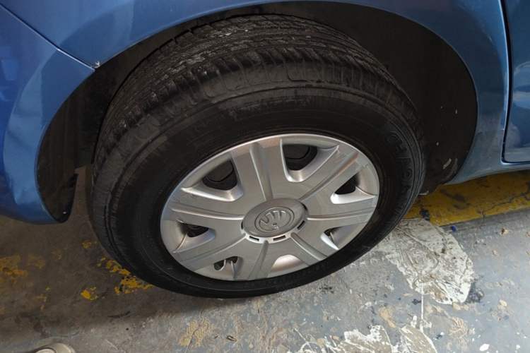 Used Skoda Fabia 2014 1.4L Manual Crystal Edition Right Rear Wheel Hub
