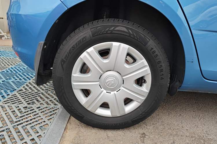 Used Skoda Fabia 2014 1.4L Manual Crystal Edition Right Rear Wheel Hub