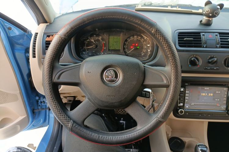 Used Skoda Fabia 2014 1.4L Automatic Crystal Edition Steering Wheel