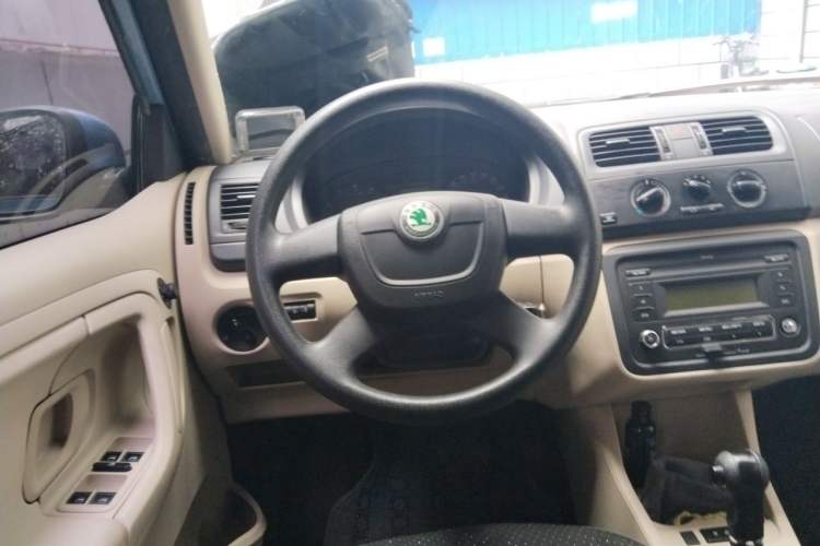 Used Skoda Fabia 2014 1.4L Automatic Crystal Edition Steering Wheel