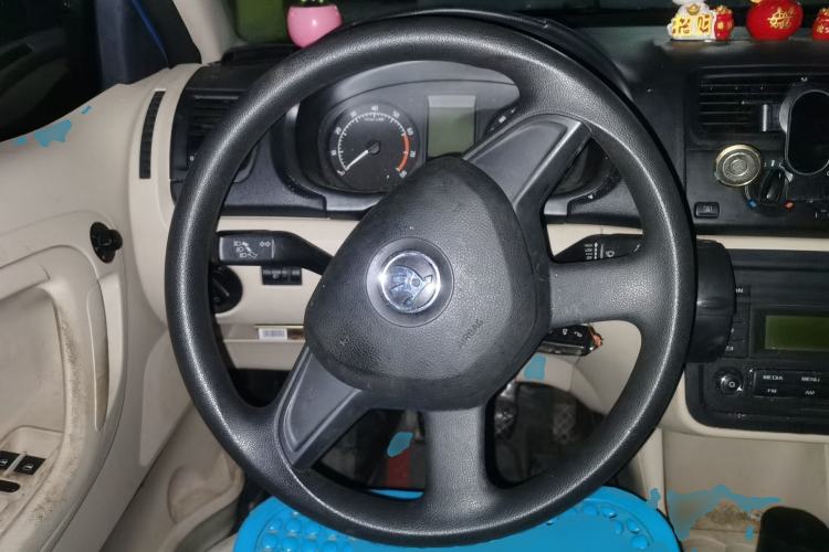 Used Skoda Fabia 2014 1.4L Manual Crystal Edition Steering Wheel