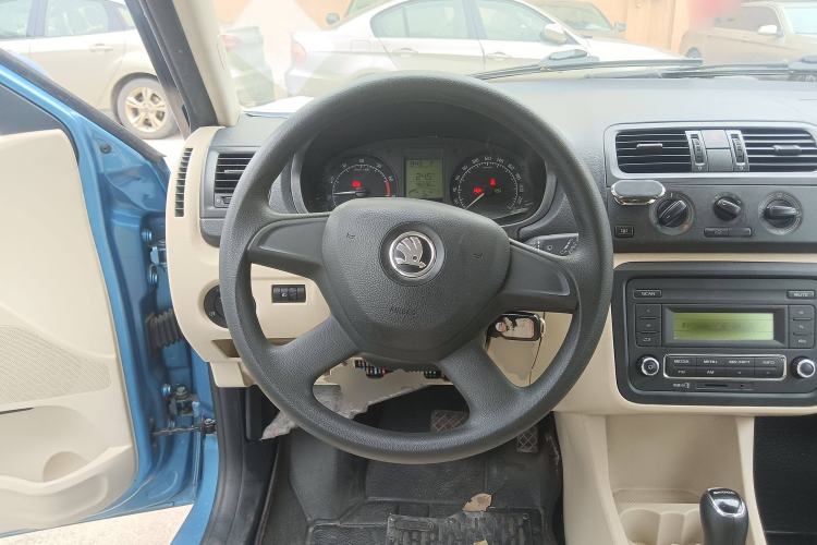 Used Skoda Fabia 2014 1.4L Automatic Crystal Edition Steering Wheel