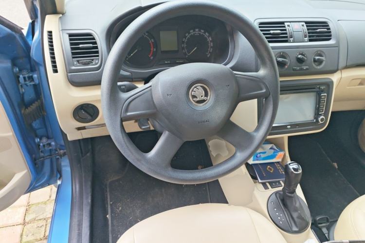 Used Skoda Fabia 2014 1.4L Automatic Crystal Edition Steering Wheel