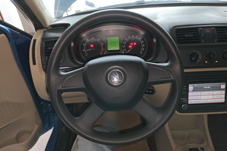 Used Skoda Fabia 2014 1.4L Manual Crystal Edition Steering Wheel