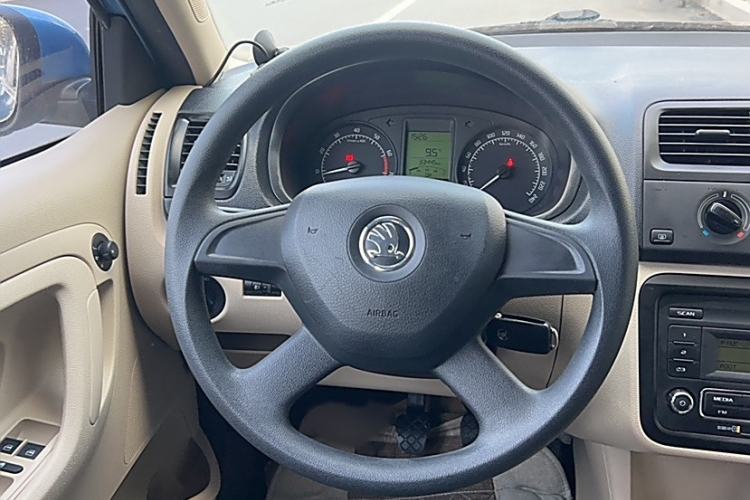 Used Skoda Fabia 2014 1.4L Manual Crystal Edition Steering Wheel