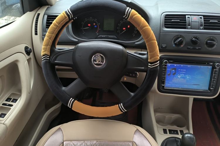 Used Skoda Fabia 2014 1.4L Manual Crystal Edition Steering Wheel