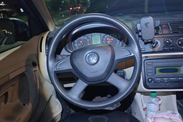 Used Skoda Fabia 2014 1.4L Manual Crystal Edition Steering Wheel