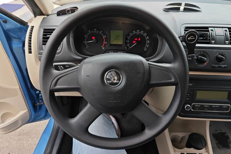 Used Skoda Fabia 2014 1.4L Manual Crystal Edition Steering Wheel