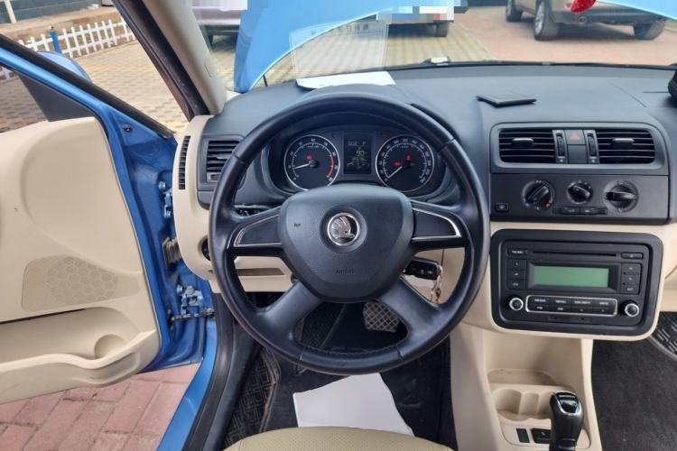 Used Skoda Fabia 2014 1.4L Automatic Crystal Edition Steering Wheel