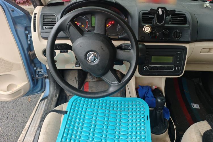 Used Skoda Fabia 2014 1.4L Manual Crystal Edition Steering Wheel