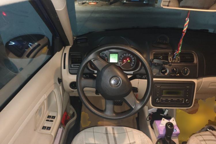 Used Skoda Fabia 2014 1.4L Automatic Crystal Edition Steering Wheel