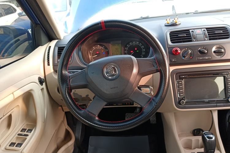 Used Skoda Fabia 2014 1.4L Automatic Crystal Edition Steering Wheel
