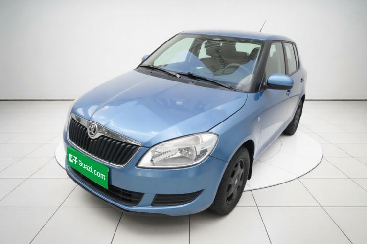 Skoda Fabia 2014 1.4L Automatic Crystal Edition usado Guazi used car, China used car export, Used car for sale, Used cars, Cheapest cars for sale