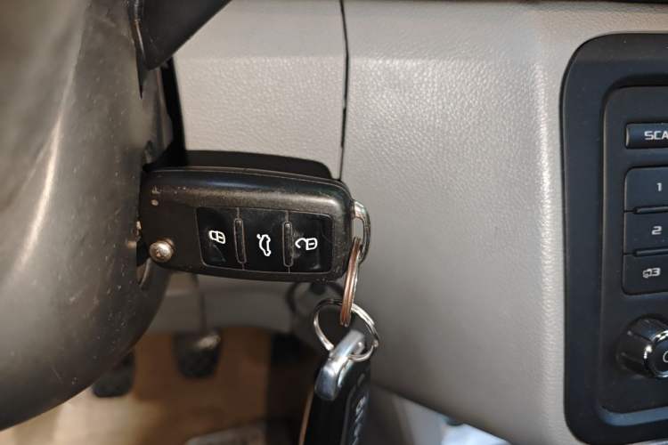 Used Skoda Fabia 2014 1.4L Manual Jingling Edition Vehicle Key