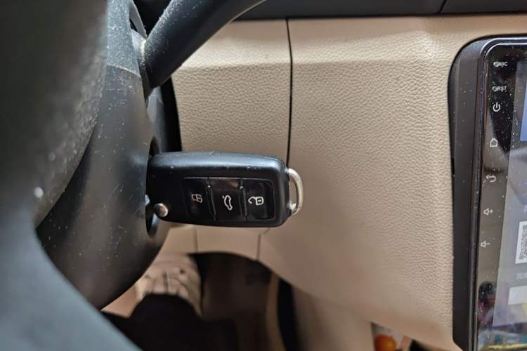 Used Skoda Fabia 2014 1.4L Automatic Crystal Edition Vehicle Key