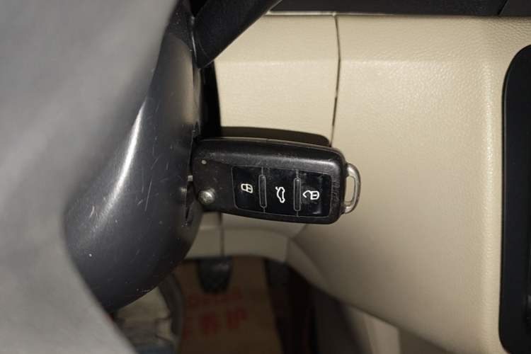 Used Skoda Fabia 2014 1.4L Manual Crystal Edition Vehicle Key