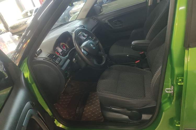Used Skoda Fabia 2014 1.6L Automatic Sport Edition Left Front Seat
