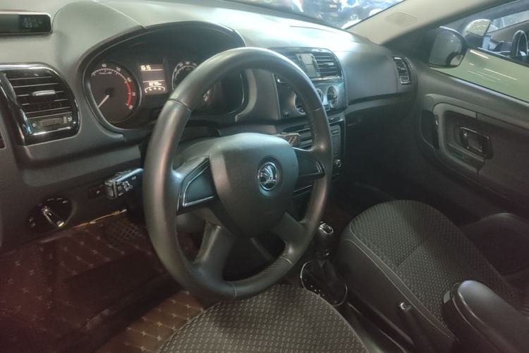 Used Skoda Fabia 2014 1.6L Automatic Sport Edition Steering Wheel