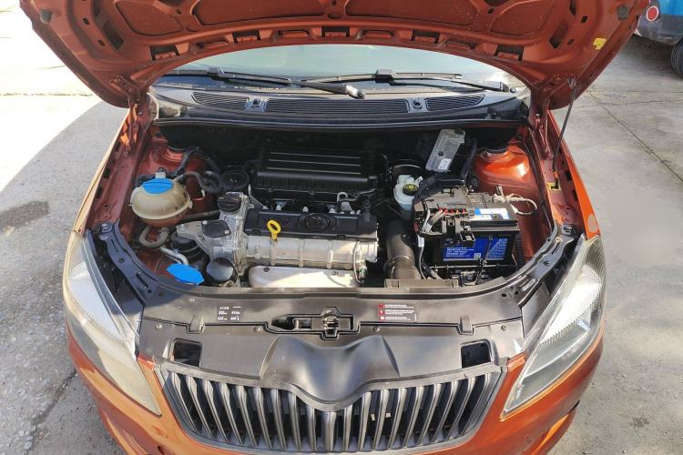 Used Skoda Fabia 2014 1.6L Automatic Sport Edition Engine Bay