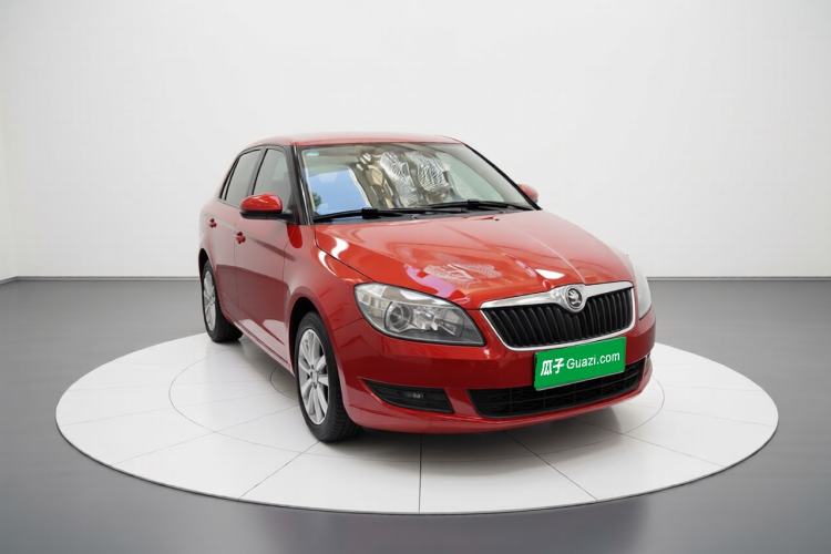 Used Skoda Fabia 2014 1.4L Automatic Crystal Edition Exterior 2