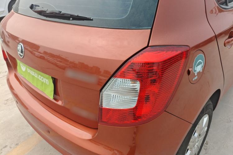 Used Skoda Fabia 2014 1.4L Automatic Crystal Edition Exterior 3