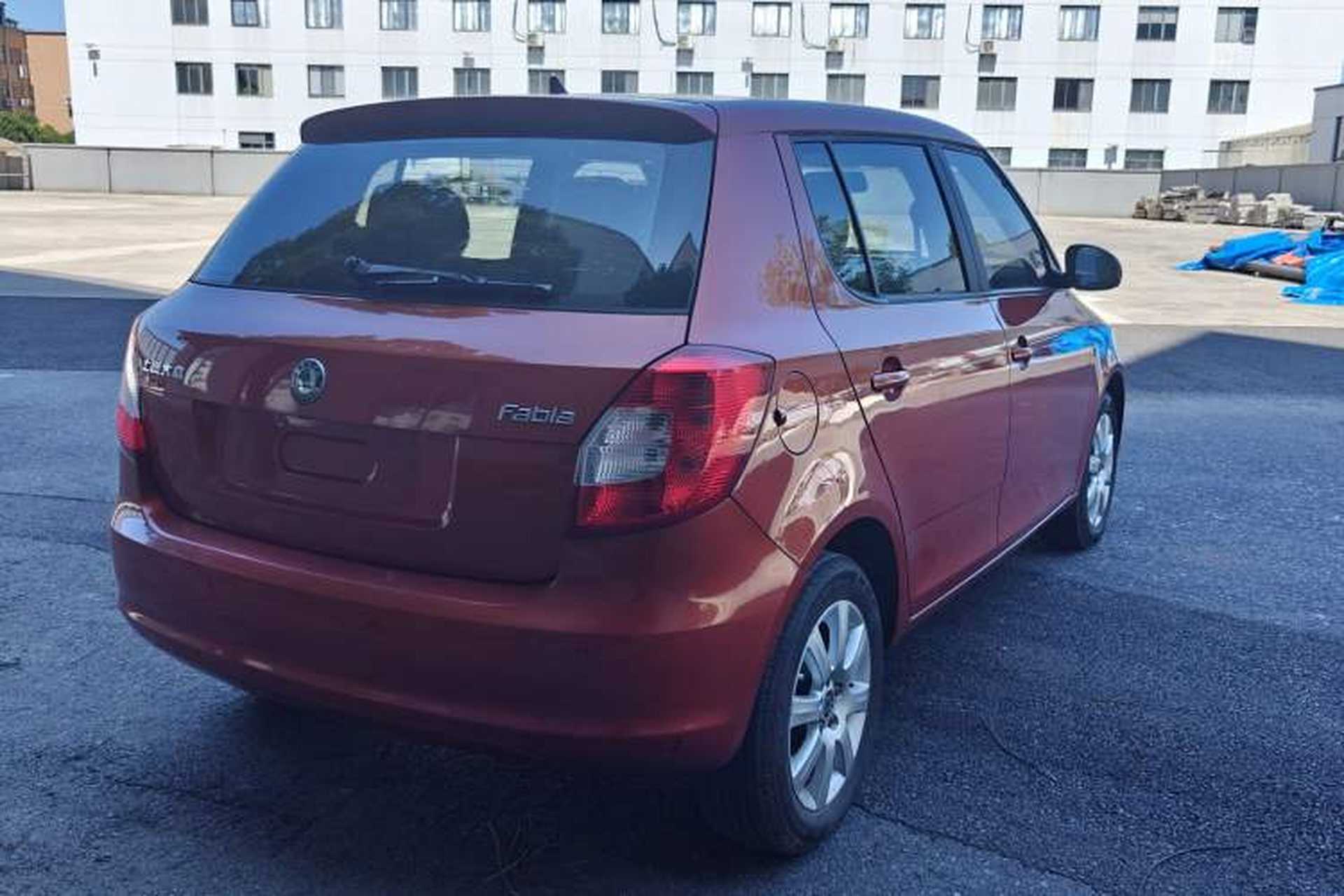 Used Skoda Fabia 2014 1.4L Automatic Crystal Edition Exterior 4