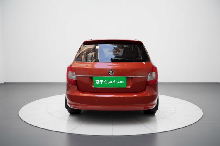 Used Skoda Fabia 2014 1.4L Automatic Crystal Edition Exterior 4