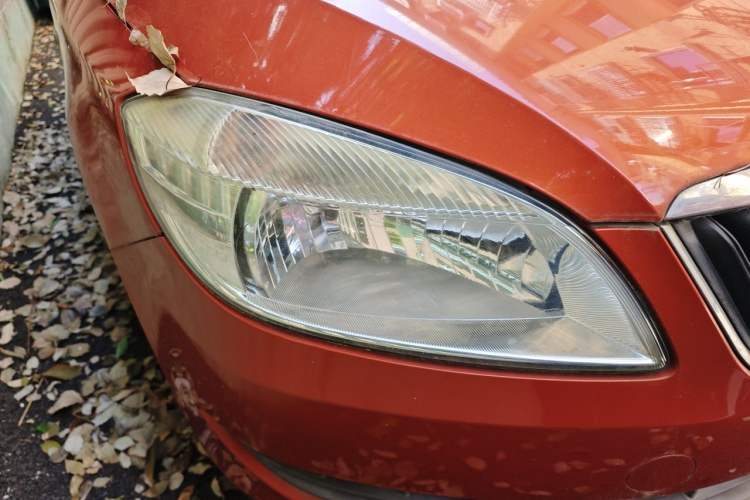 Used Skoda Fabia 2014 1.4L Automatic Crystal Edition Exterior 6