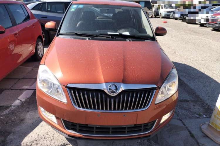 Used Skoda Fabia 2014 1.6L Automatic Crystal Edition Front
