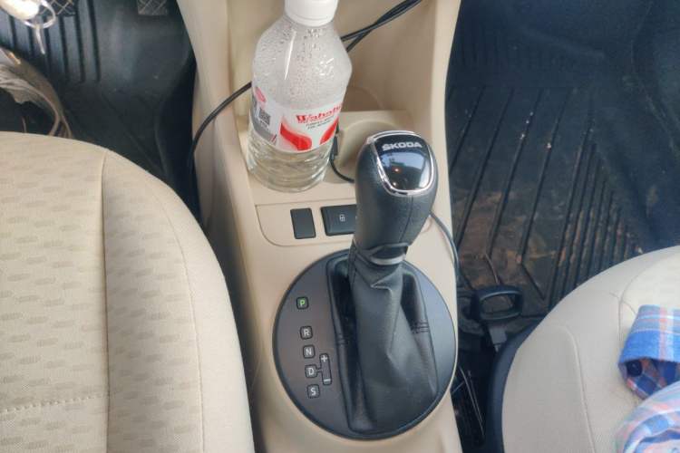 Used Skoda Fabia 2014 1.4L Automatic Crystal Edition Gear Lever
