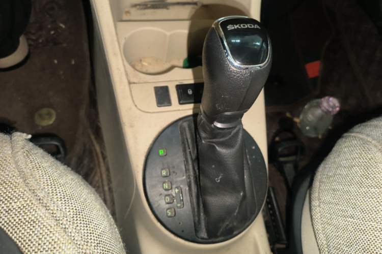 Used Skoda Fabia 2014 1.4L Automatic Crystal Edition Gear Lever