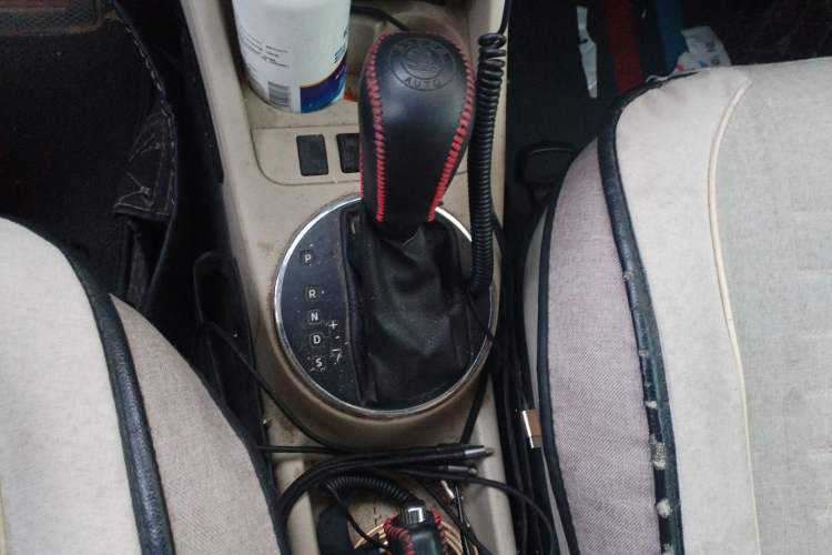 Used Skoda Fabia 2014 1.6L Scout Gear Lever