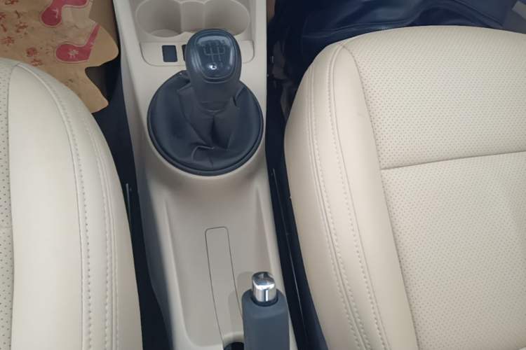 Used Skoda Fabia 2014 1.4L Manual Crystal Edition Gear Lever
