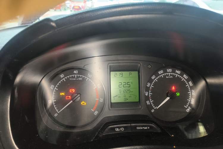 Used Skoda Fabia 2014 1.4L Automatic Crystal Edition Instrument Cluster