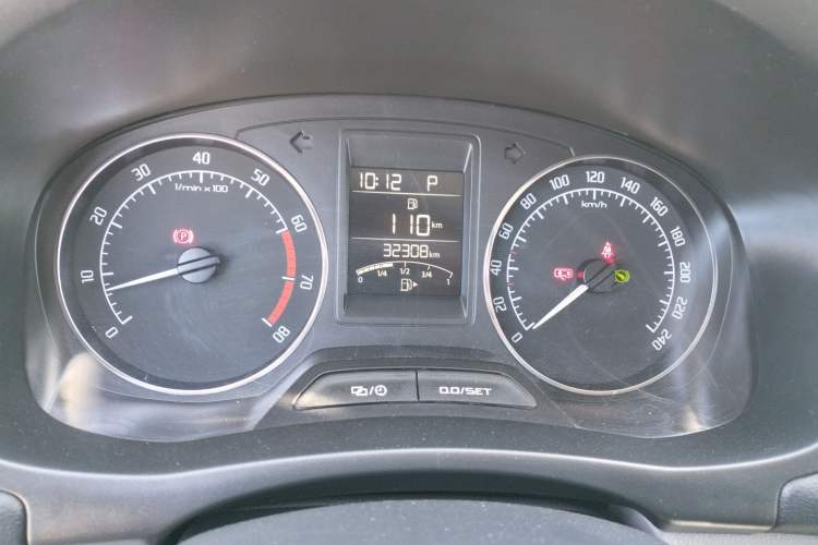 Used Skoda Fabia 2014 1.6L Automatic Crystal Edition Instrument Cluster