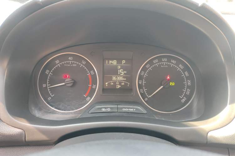Used Skoda Fabia 2014 1.6L Automatic Sport Edition Instrument Cluster