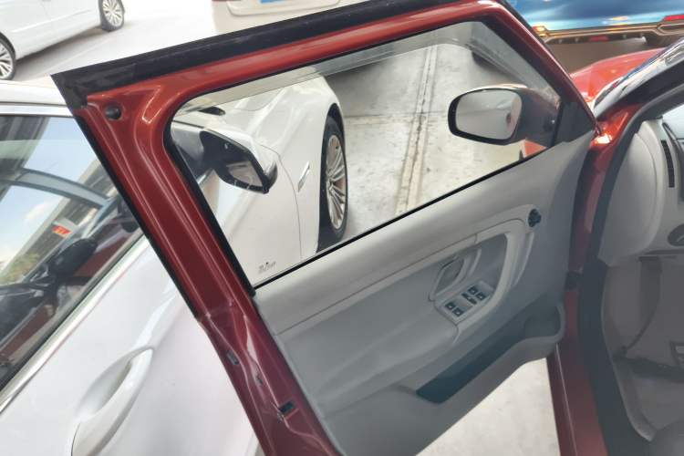 Used Skoda Fabia 2014 1.4L Automatic Crystal Edition Left Front Door Interior