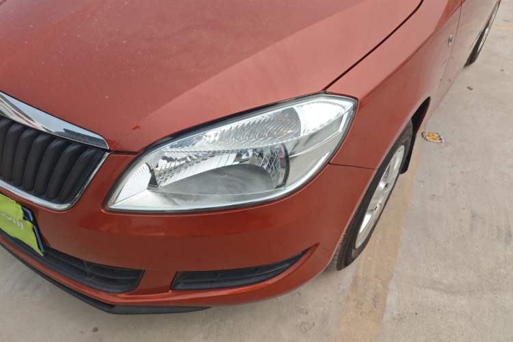 Used Skoda Fabia 2014 1.4L Automatic Crystal Edition Left Front Headlight