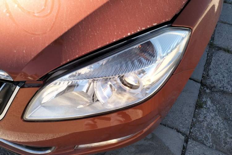 Used Skoda Fabia 2014 1.6L Automatic Crystal Edition Left Front Headlight