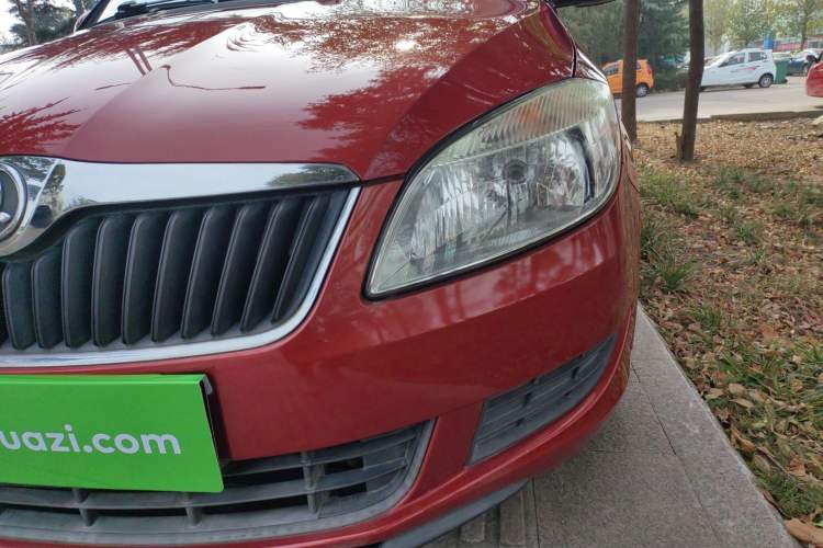 Used Skoda Fabia 2014 1.4L Automatic Crystal Edition Left Front Headlight