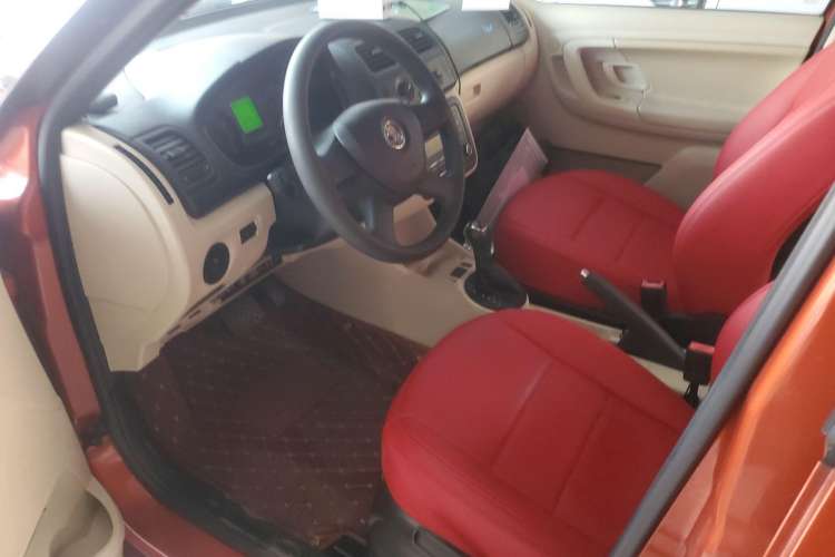 Used Skoda Fabia 2014 1.4L Automatic Crystal Edition Left Front Seat